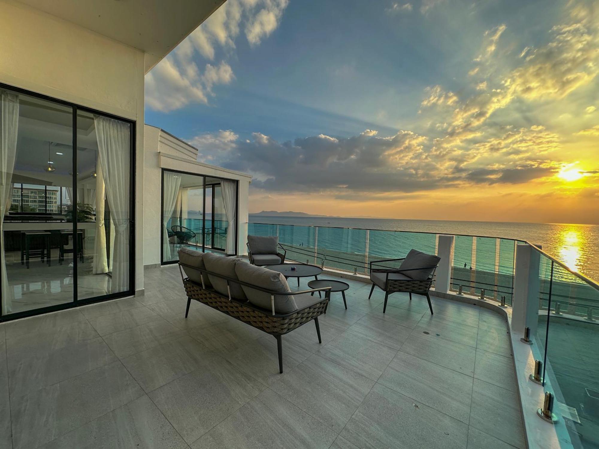 Stunning Beachfront View Luxurious Apartment 40 Haat Jomtien Eksteriør bilde