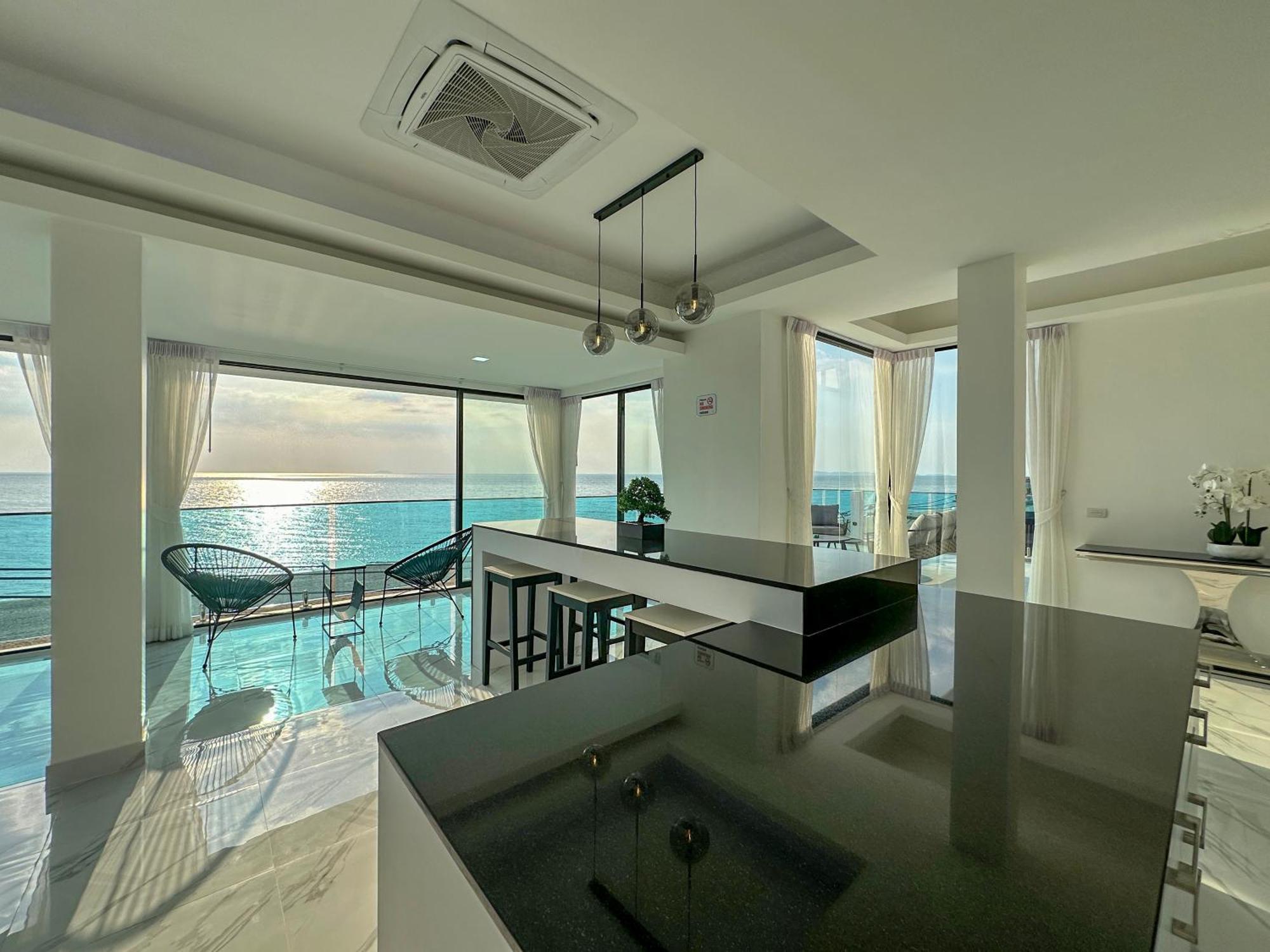 Stunning Beachfront View Luxurious Apartment 40 Haat Jomtien Eksteriør bilde
