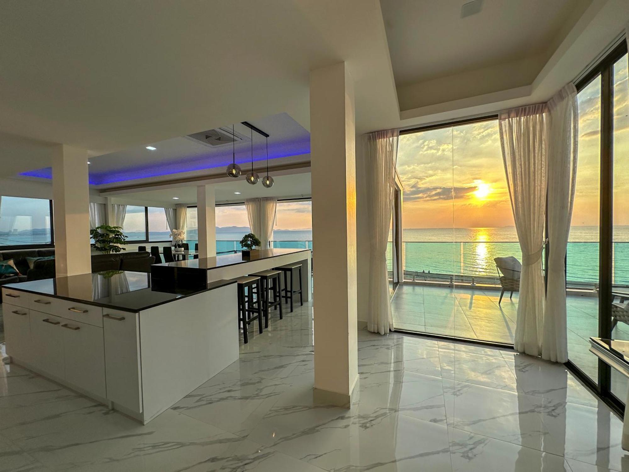 Stunning Beachfront View Luxurious Apartment 40 Haat Jomtien Eksteriør bilde