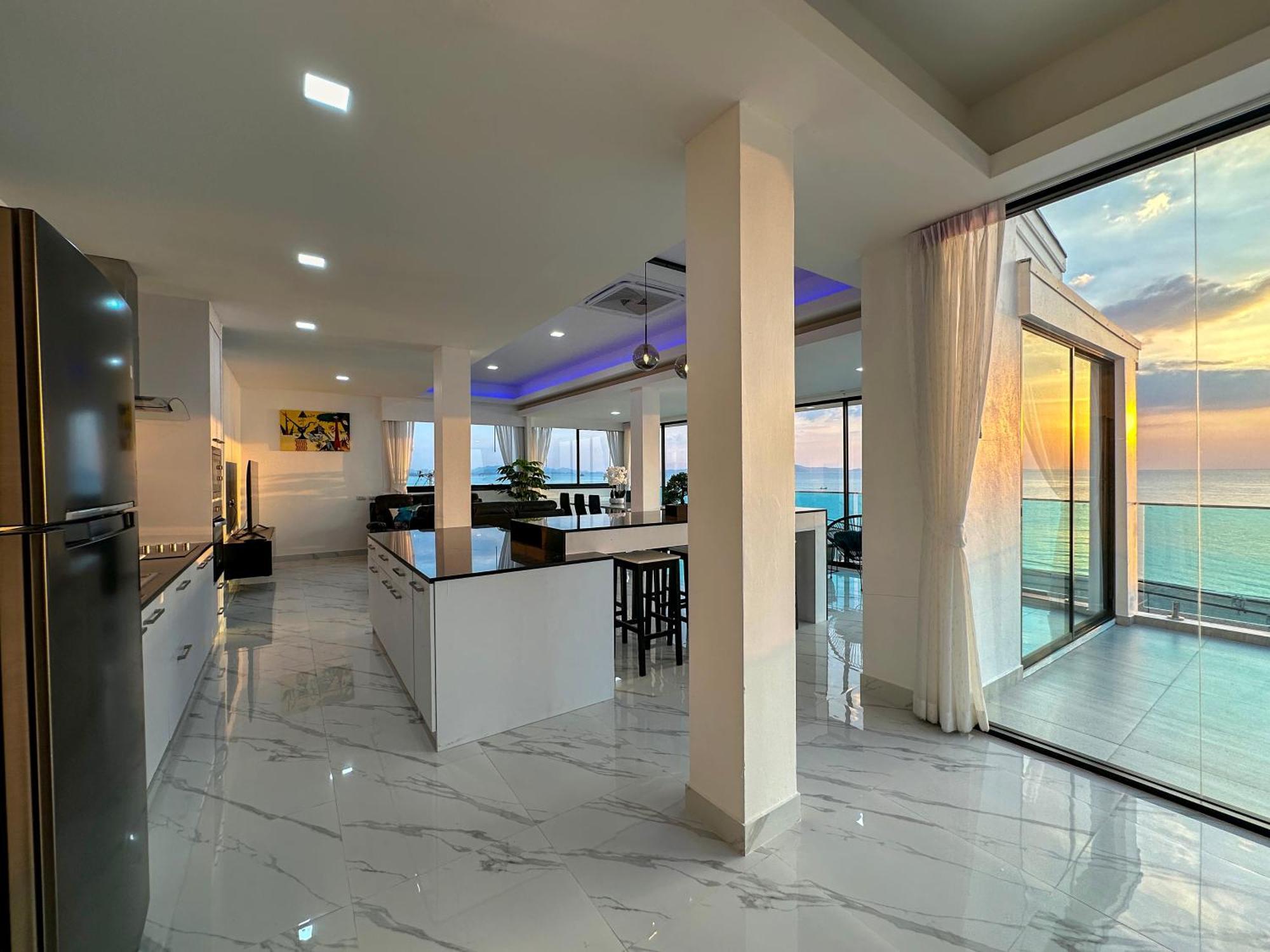 Stunning Beachfront View Luxurious Apartment 40 Haat Jomtien Eksteriør bilde