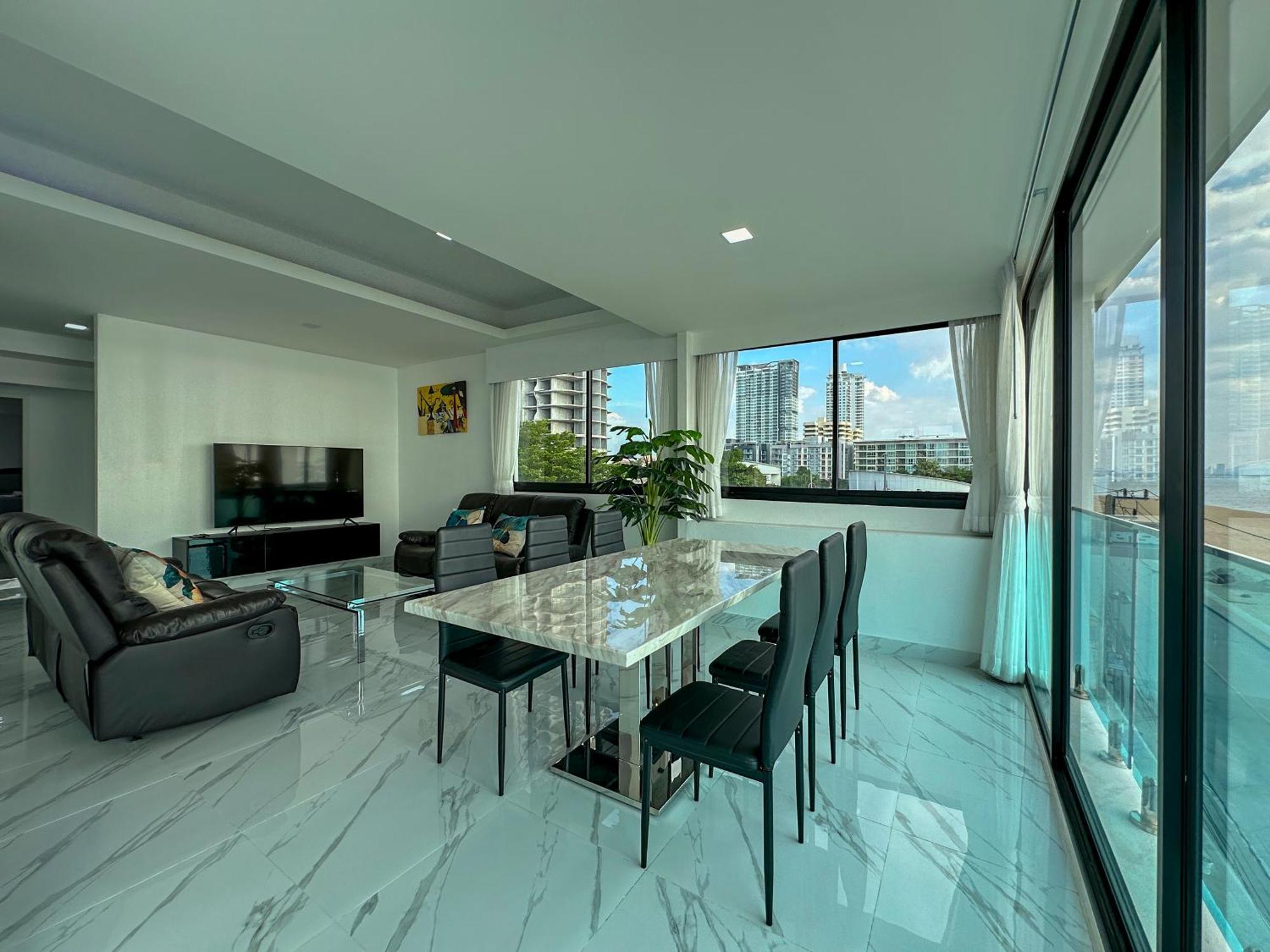 Stunning Beachfront View Luxurious Apartment 40 Haat Jomtien Eksteriør bilde