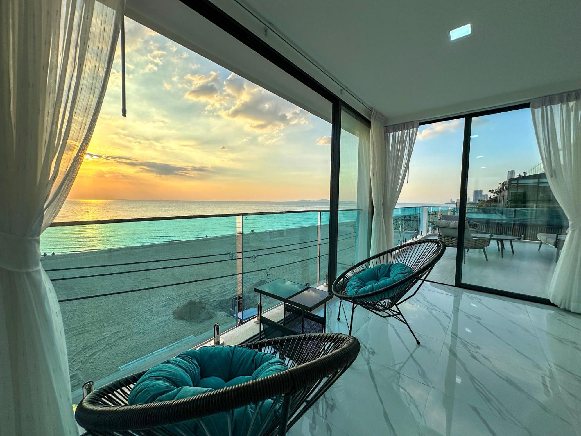 Stunning Beachfront View Luxurious Apartment 40 Haat Jomtien Eksteriør bilde